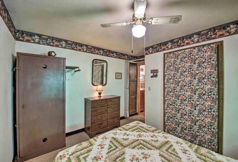 Waters Edge Retreat W/ Deck On Patoka Lake!