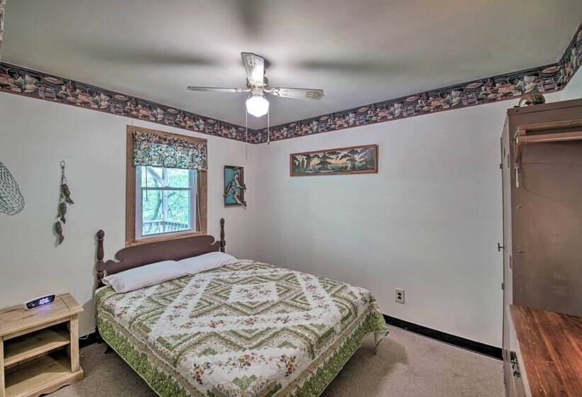 Waters Edge Retreat W/ Deck On Patoka Lake!