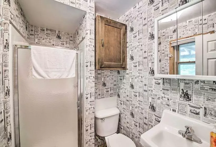 Waters Edge Retreat W/ Deck On Patoka Lake!