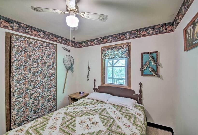 Waters Edge Retreat W/ Deck On Patoka Lake!