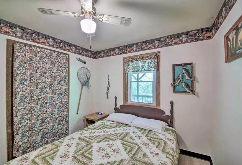 Waters Edge Retreat W/ Deck On Patoka Lake!