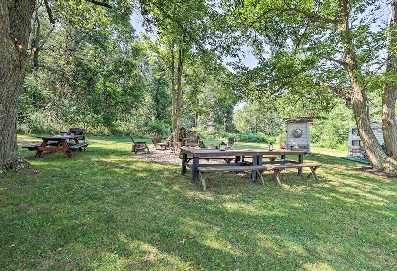 Wee Humble Cottage W/ Area Hunting + Canoeing!