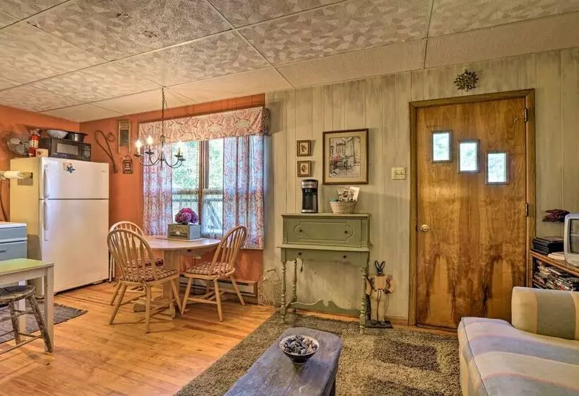 Wee Humble Cottage W/ Area Hunting + Canoeing!
