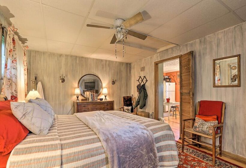 Wee Humble Cottage W/ Area Hunting + Canoeing!