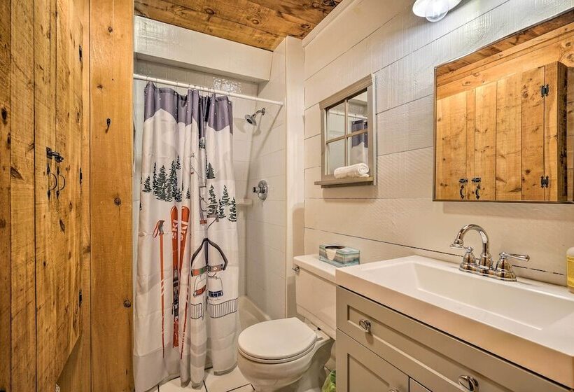 Wilmington Chalet W/ Hot Tub < 8 Mi To Mount Snow!
