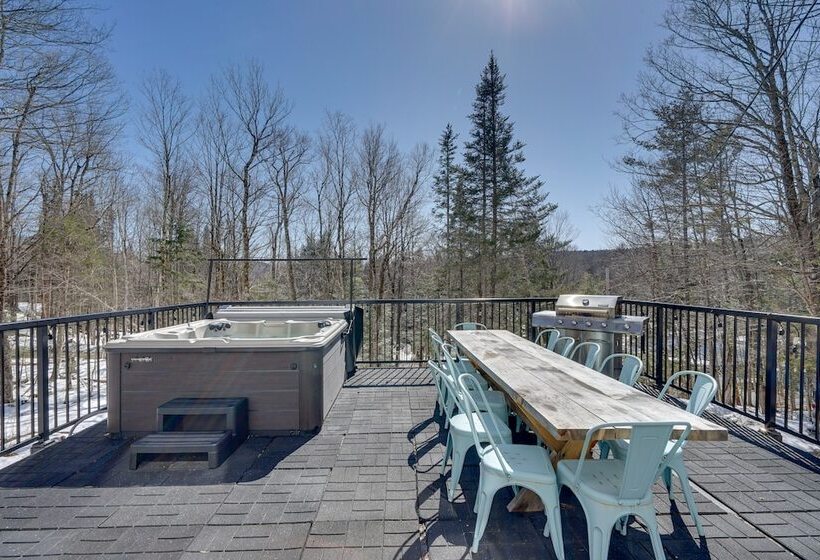 Wilmington Chalet W/ Hot Tub < 8 Mi To Mount Snow!