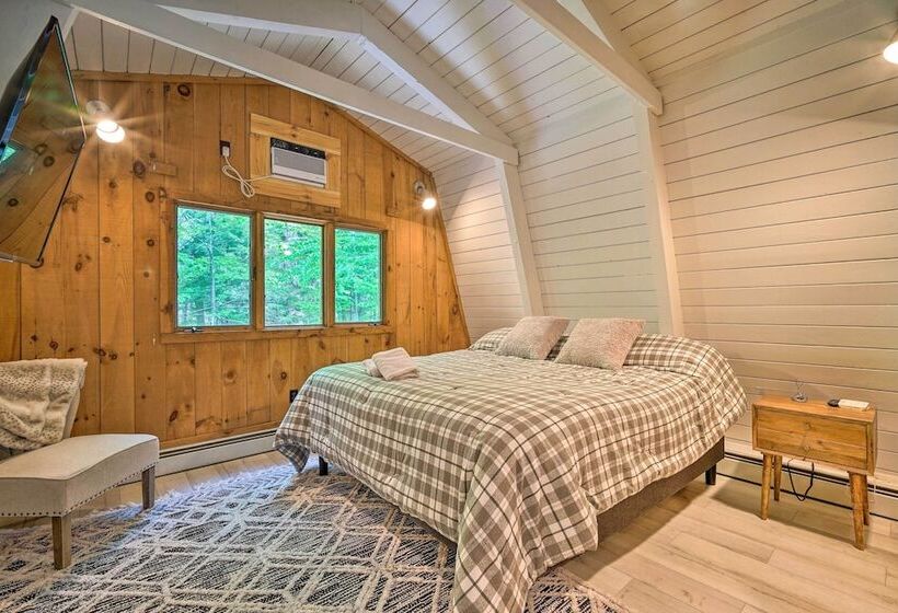 Wilmington Chalet W/ Hot Tub < 8 Mi To Mount Snow!
