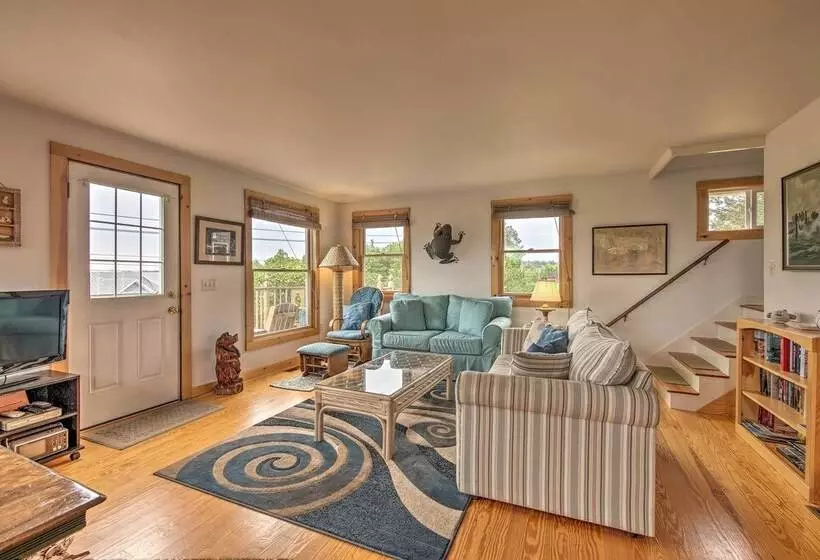 Acadia National Park Home W/ Deck & Ocean View!