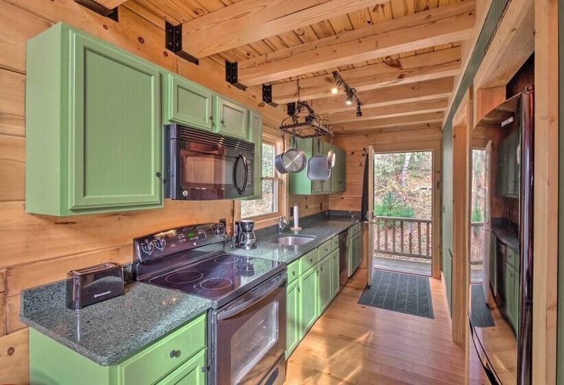 Beech Mountain Cabin W/ 180° Views: Near Hiking!