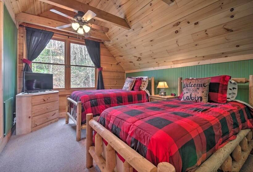 Beech Mountain Cabin W/ 180° Views: Near Hiking!