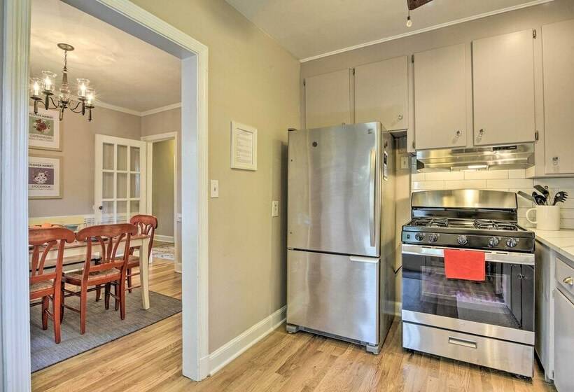 Bright Home W/ Yard In Historic Fuquay Varina!