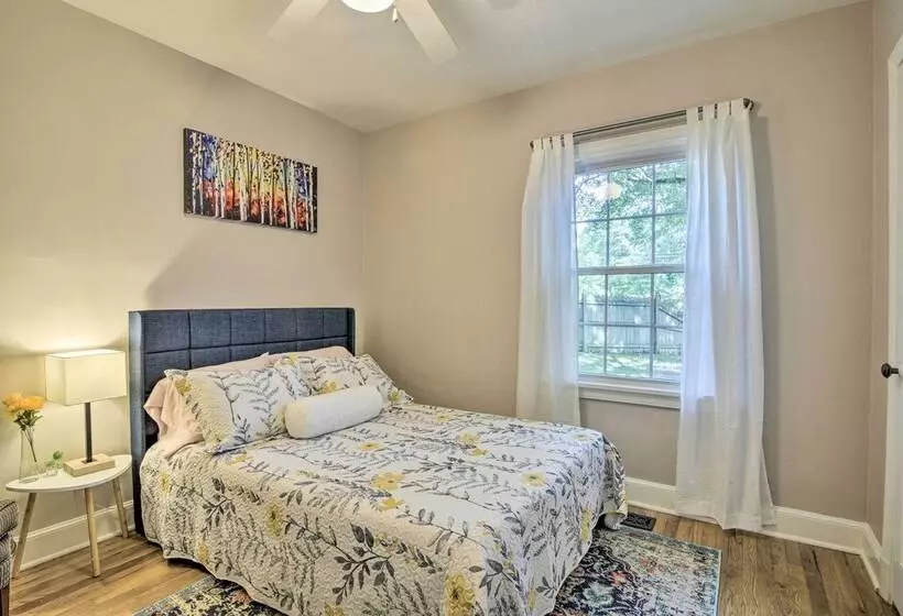 Bright Home W/ Yard In Historic Fuquay Varina!