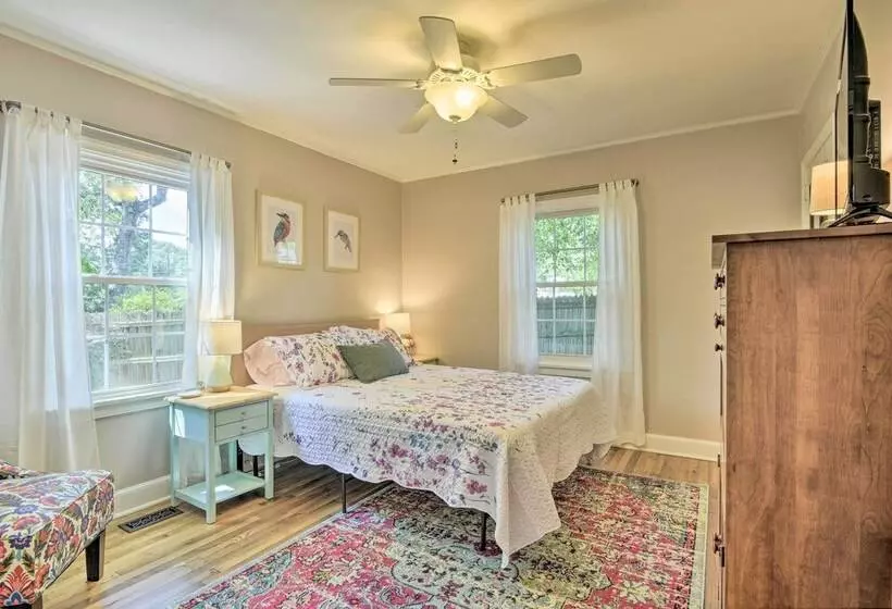 Bright Home W/ Yard In Historic Fuquay Varina!