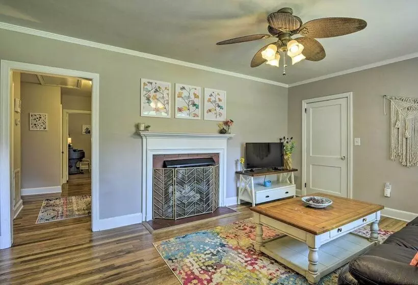 Bright Home W/ Yard In Historic Fuquay Varina!