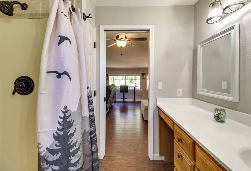 Bright Lakeside Home W/ Deck: 2 Mi To Rainbow Lake