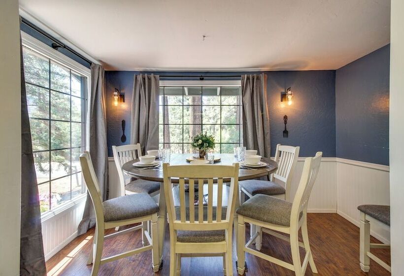 Bright Lakeside Home W/ Deck: 2 Mi To Rainbow Lake