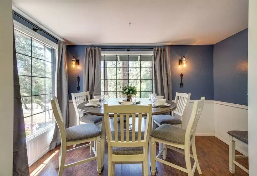 Bright Lakeside Home W/ Deck: 2 Mi To Rainbow Lake