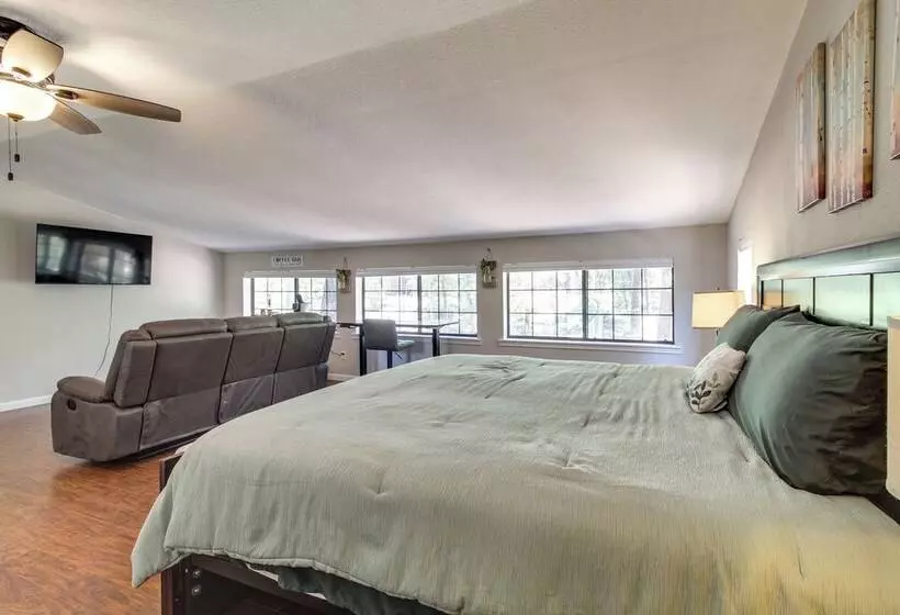 Bright Lakeside Home W/ Deck: 2 Mi To Rainbow Lake