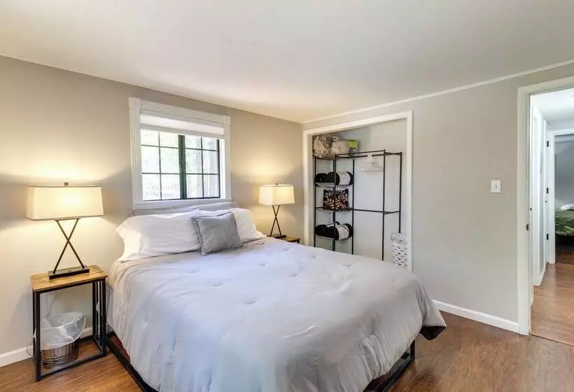 Bright Lakeside Home W/ Deck: 2 Mi To Rainbow Lake