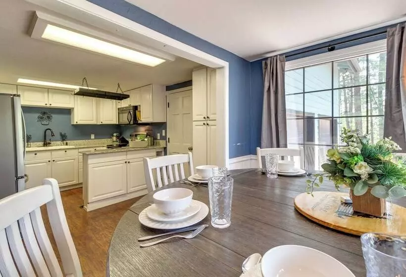 Bright Lakeside Home W/ Deck: 2 Mi To Rainbow Lake