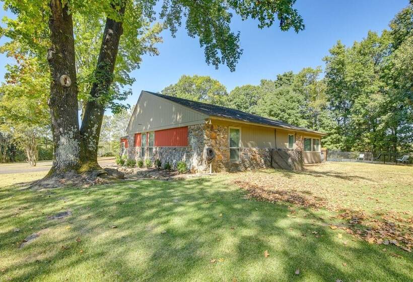 Sunroom, Fire Pit + Sauna: Lake Locust Village Gem