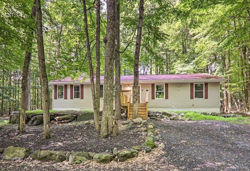 Sunroom, Fire Pit + Sauna: Lake Locust Village Gem