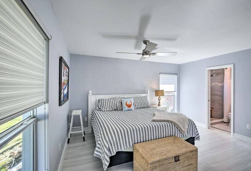 Canalfront Cape Coral Home With Dock & Bbq!