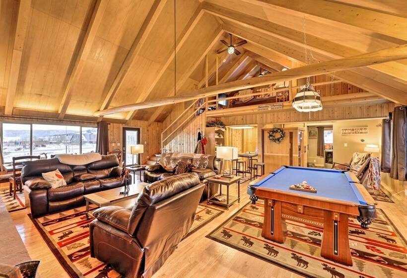 Centennial Cabin W/ Hot Tub, Sauna & Pool Table!