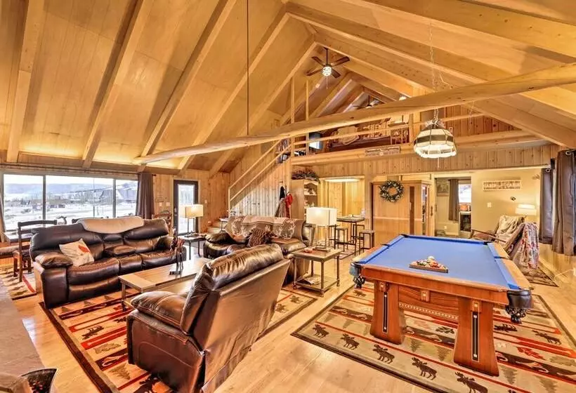 Centennial Cabin W/ Hot Tub, Sauna & Pool Table!