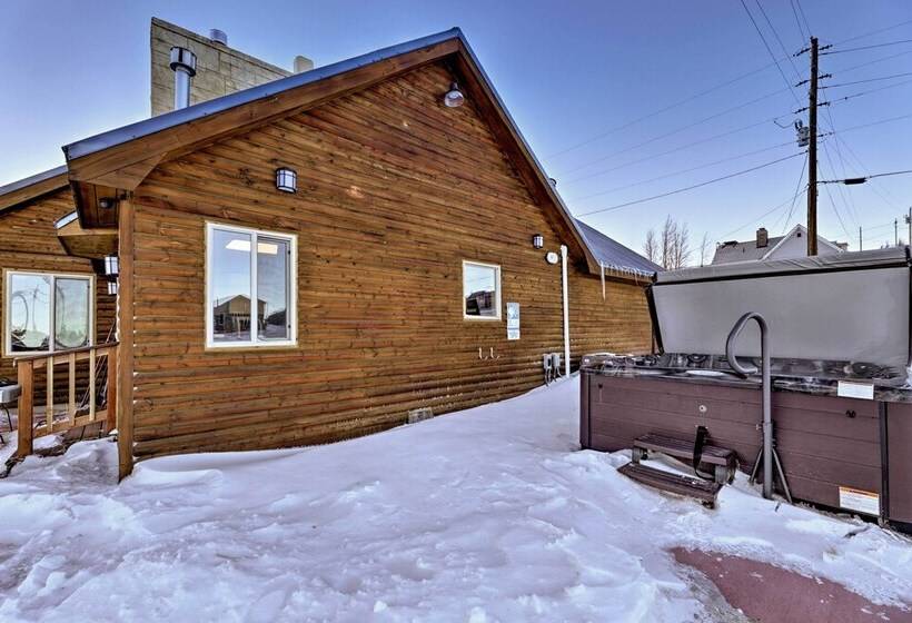 Centennial Cabin W/ Hot Tub, Sauna & Pool Table!