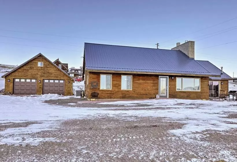 Centennial Cabin W/ Hot Tub, Sauna & Pool Table!