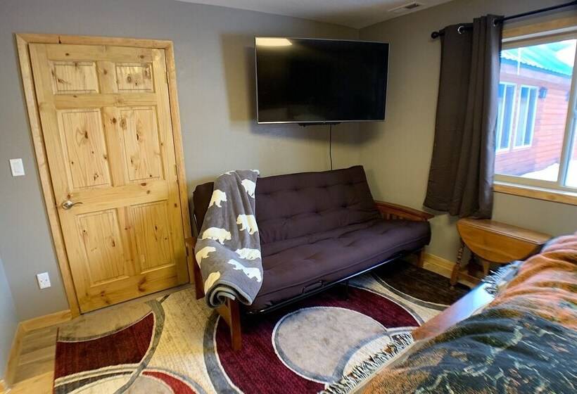 Centennial Cabin W/ Hot Tub, Sauna & Pool Table!