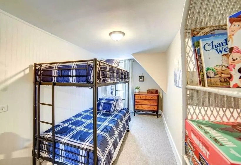 Charming Negaunee Home ~ 2 Mi To Teal Lake!