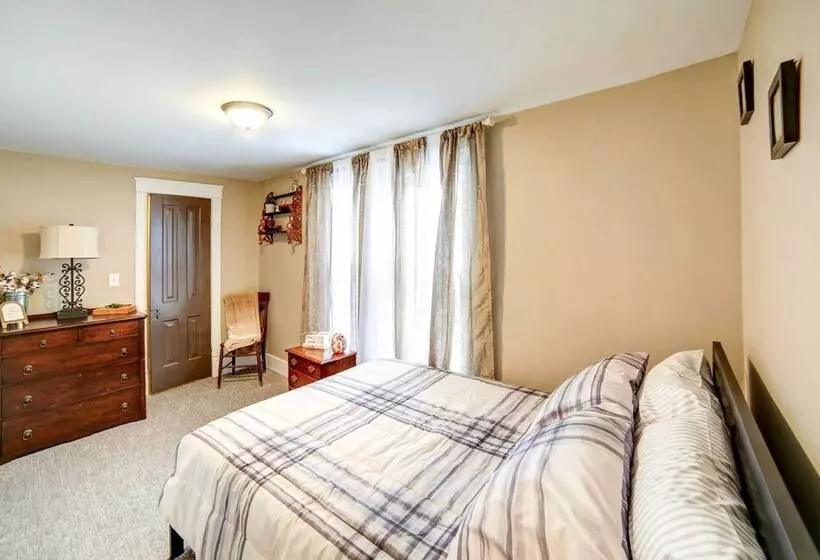 Charming Negaunee Home ~ 2 Mi To Teal Lake!