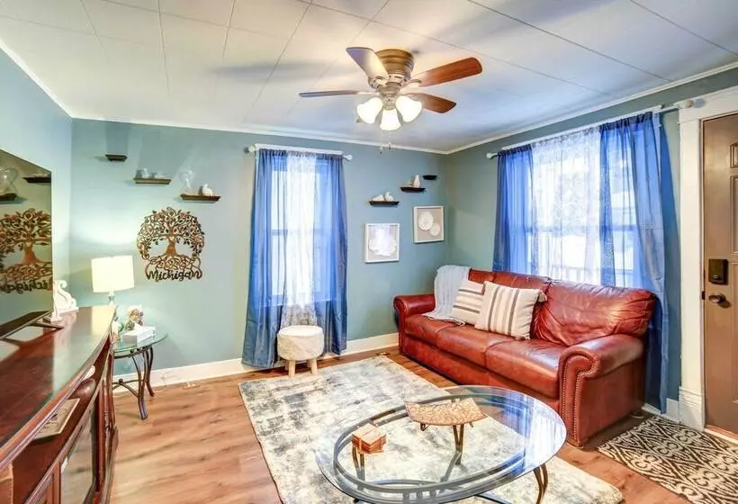 Charming Negaunee Home ~ 2 Mi To Teal Lake!