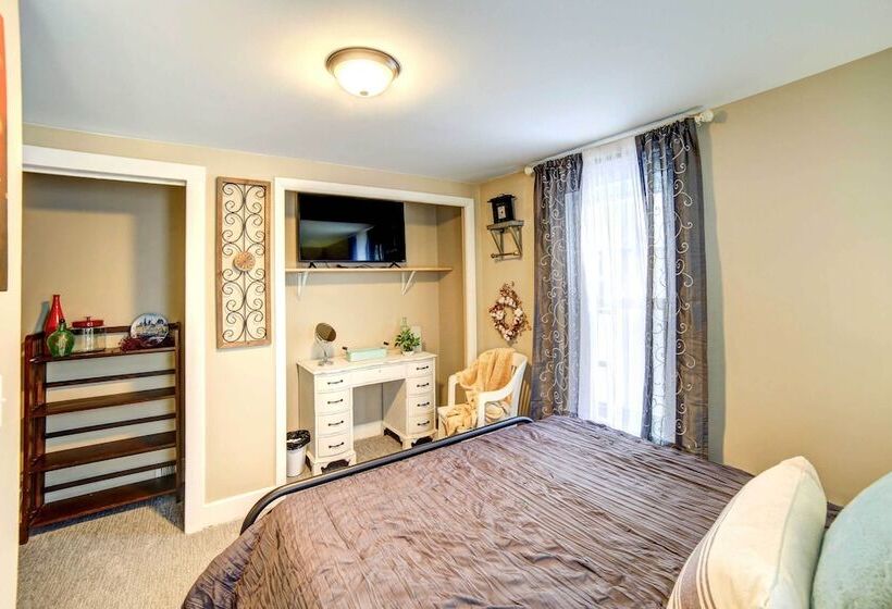 Charming Negaunee Home ~ 2 Mi To Teal Lake!