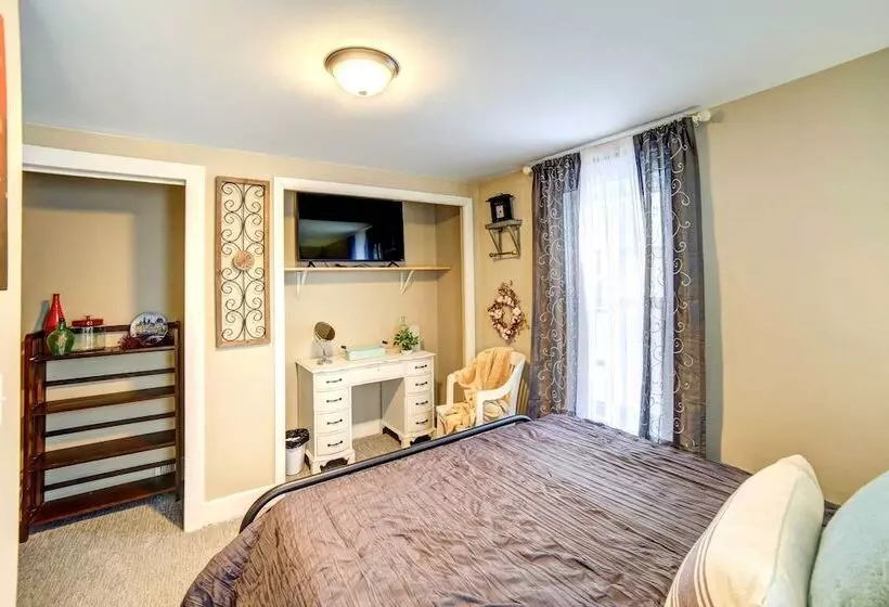 Charming Negaunee Home ~ 2 Mi To Teal Lake!