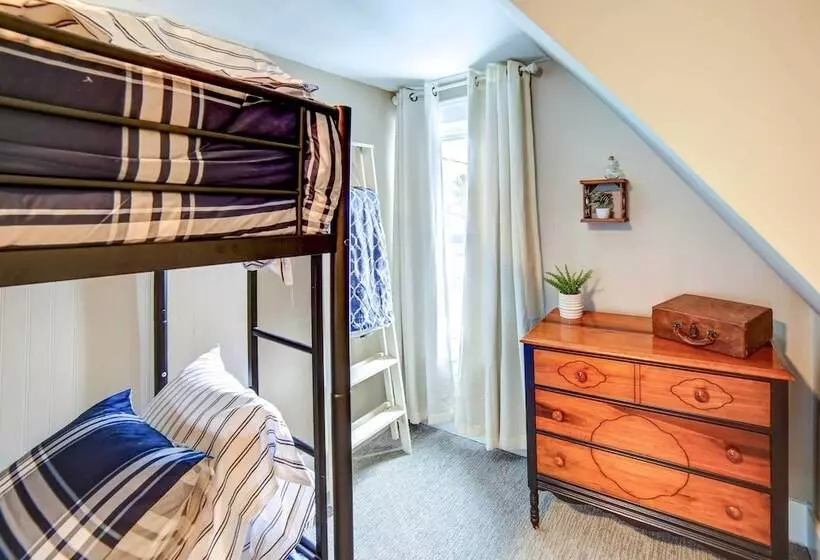 Charming Negaunee Home ~ 2 Mi To Teal Lake!