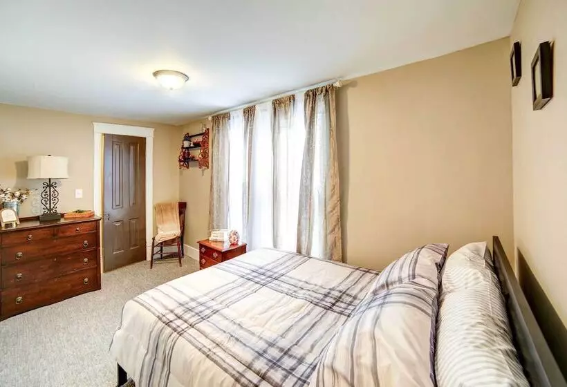 Charming Negaunee Home ~ 2 Mi To Teal Lake!