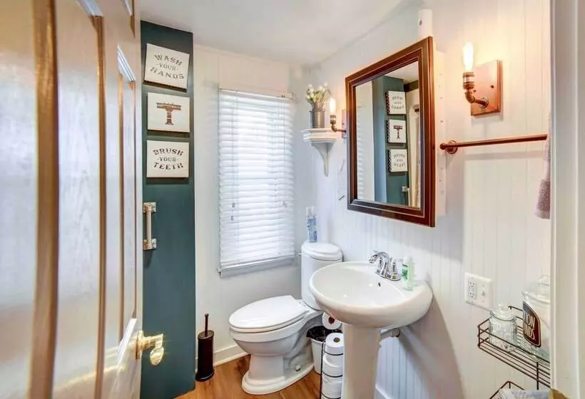 Charming Negaunee Home ~ 2 Mi To Teal Lake!