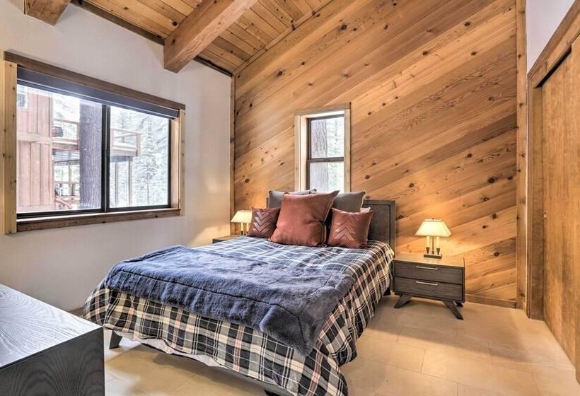 Chic Truckee Cabin Close To Golf Course & Hiking