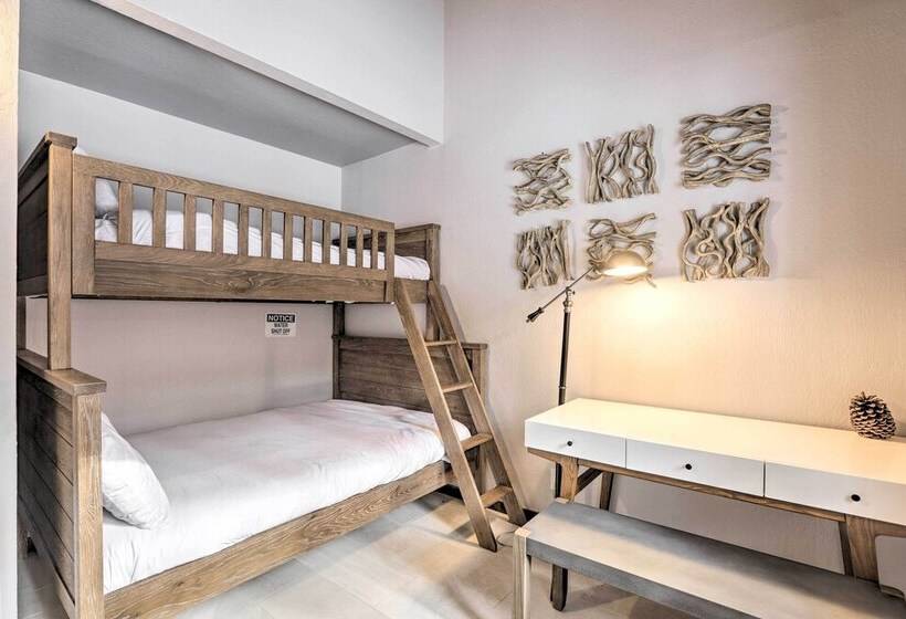 Chic Truckee Cabin Close To Golf Course & Hiking