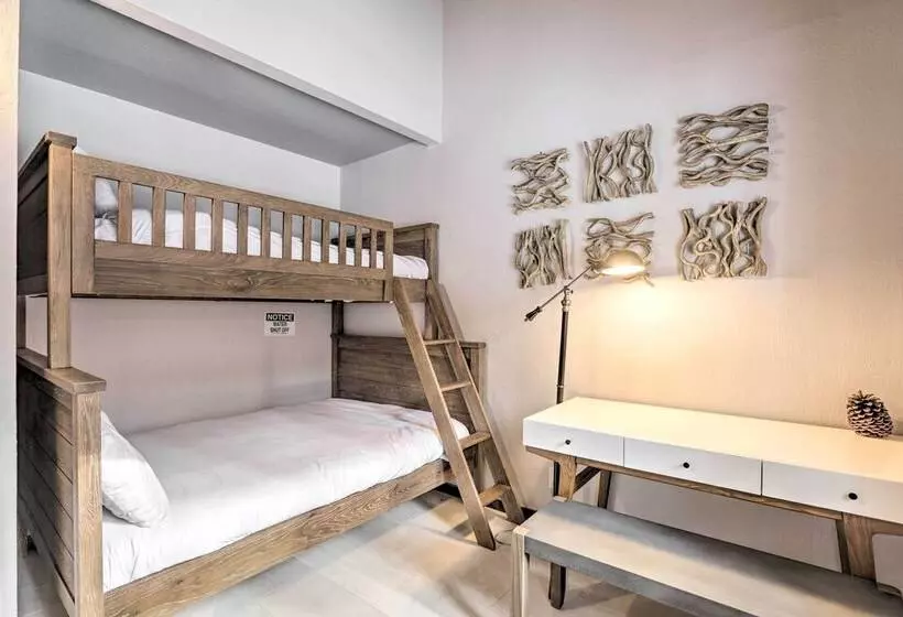 Chic Truckee Cabin Close To Golf Course & Hiking