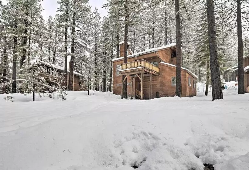 Chic Truckee Cabin Close To Golf Course & Hiking