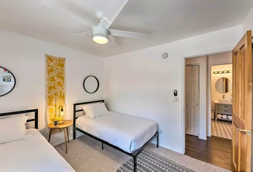 1 Mi To Hiking: Chic Show Low Escape W/ Fire Pit!