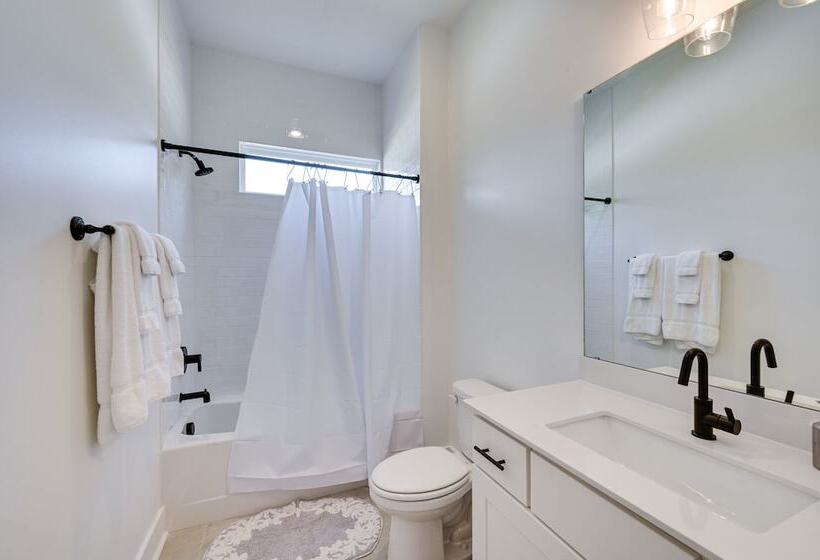 Clemson Home Near Memorial Stadium, Lake Hartwell!