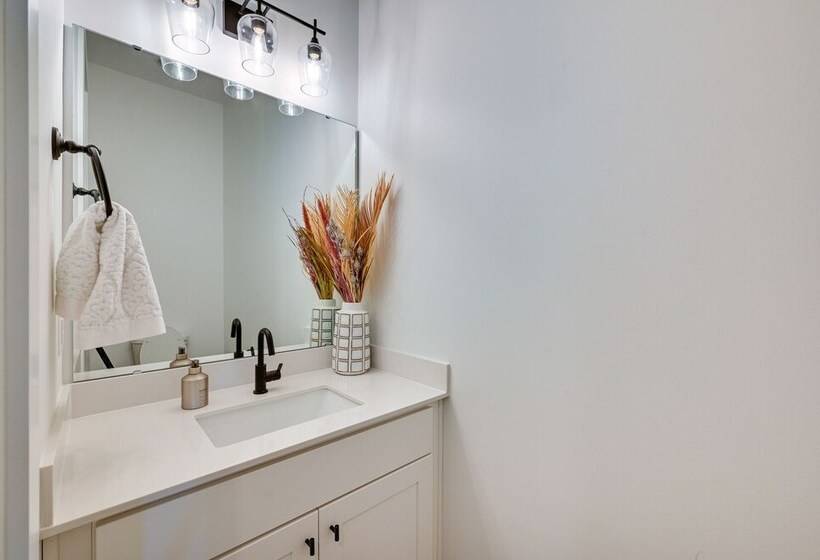 Clemson Home Near Memorial Stadium, Lake Hartwell!