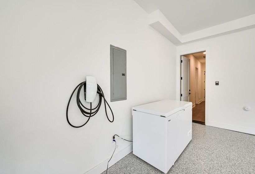 Clemson Home Near Memorial Stadium, Lake Hartwell!