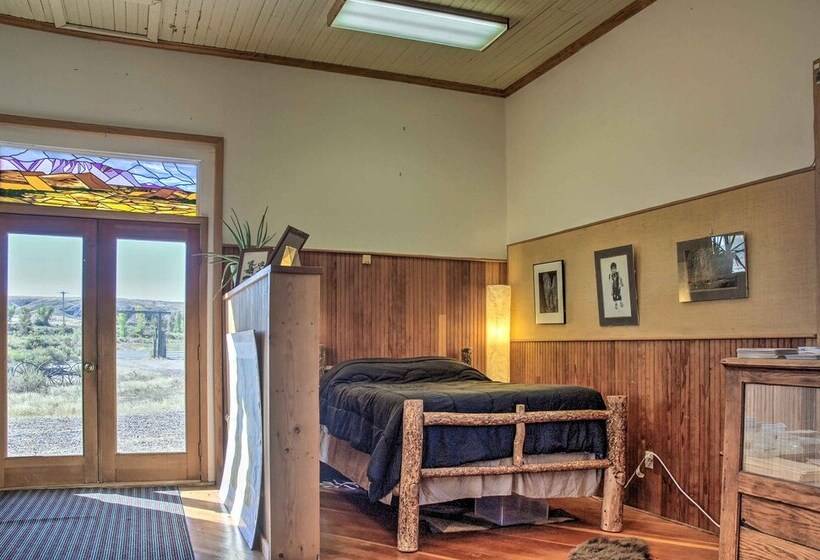 Converted Historic Schoolhouse W/ Hot Tub & Views!