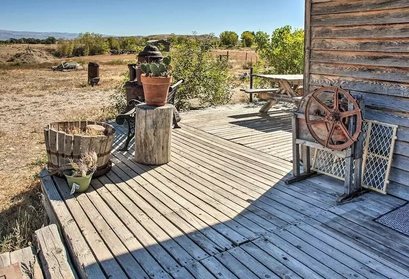 Converted Historic Schoolhouse W/ Hot Tub & Views!